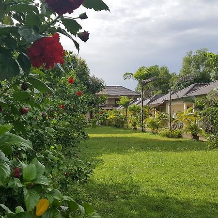 The Moonflower Bungalow Hotel Sihanoukville Esterno foto
