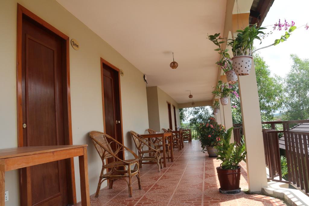 The Moonflower Bungalow Hotel Sihanoukville Esterno foto