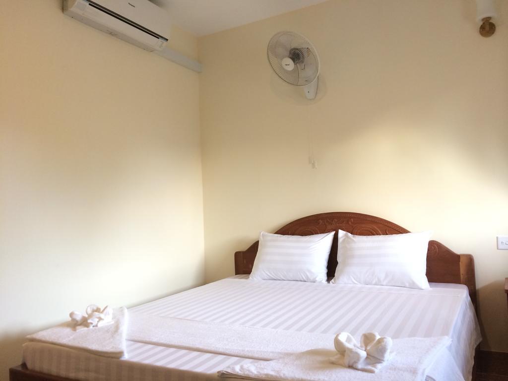 The Moonflower Bungalow Hotel Sihanoukville Esterno foto