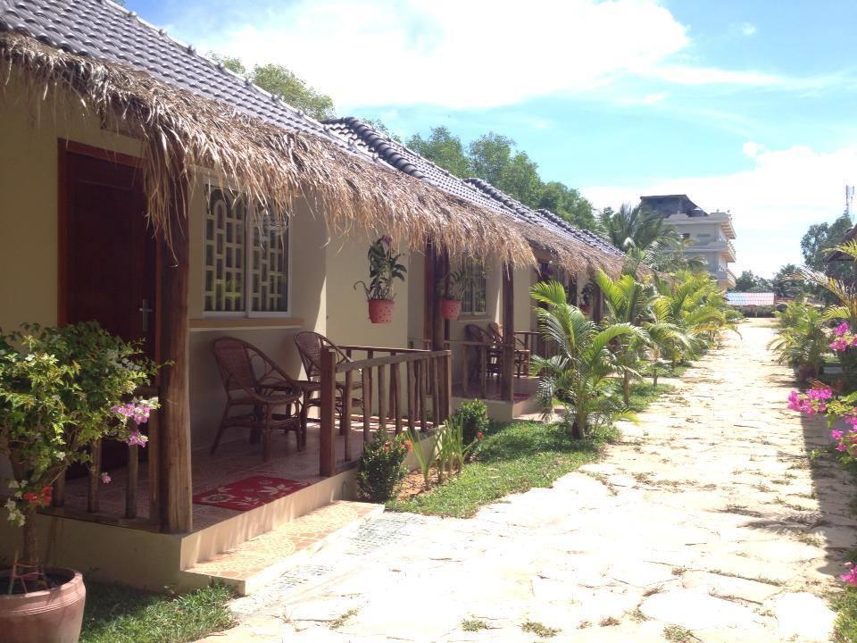 The Moonflower Bungalow Hotel Sihanoukville Esterno foto