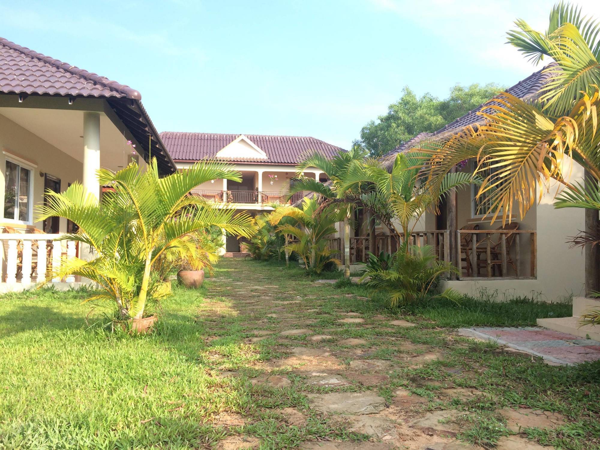 The Moonflower Bungalow Hotel Sihanoukville Esterno foto